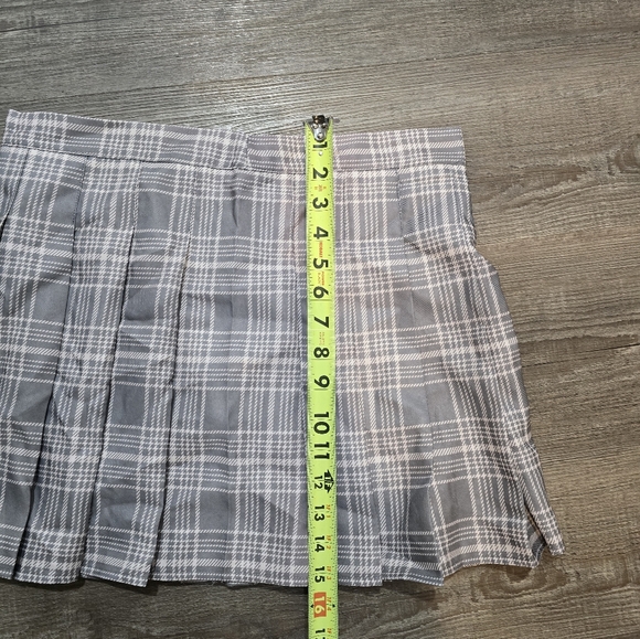 Juniors plaid and pleated mini skirt size XXL - Picture 6 of 6